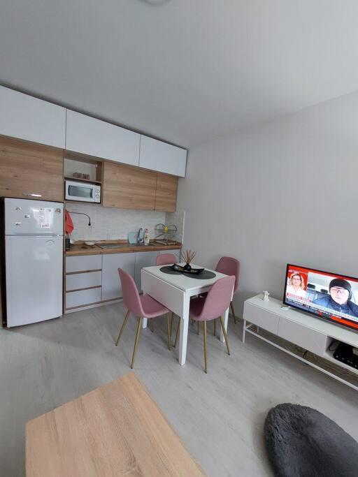 City Center Chic, Urban Apartment Skopje Eksteriør billede