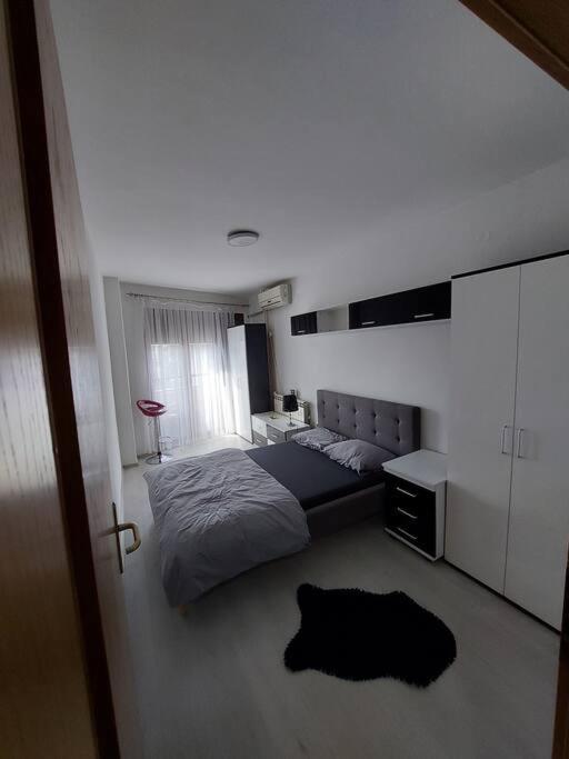 City Center Chic, Urban Apartment Skopje Eksteriør billede